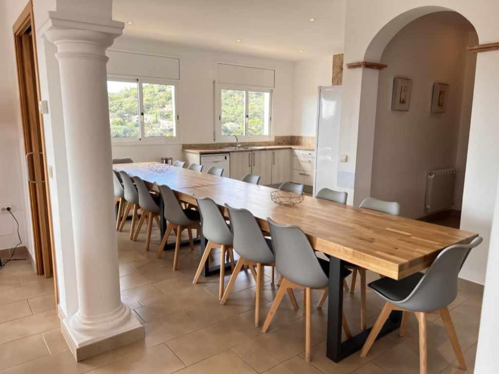 卡隆赫Casa Mas Ambros Con Piscina Desbordante别墅 外观 照片